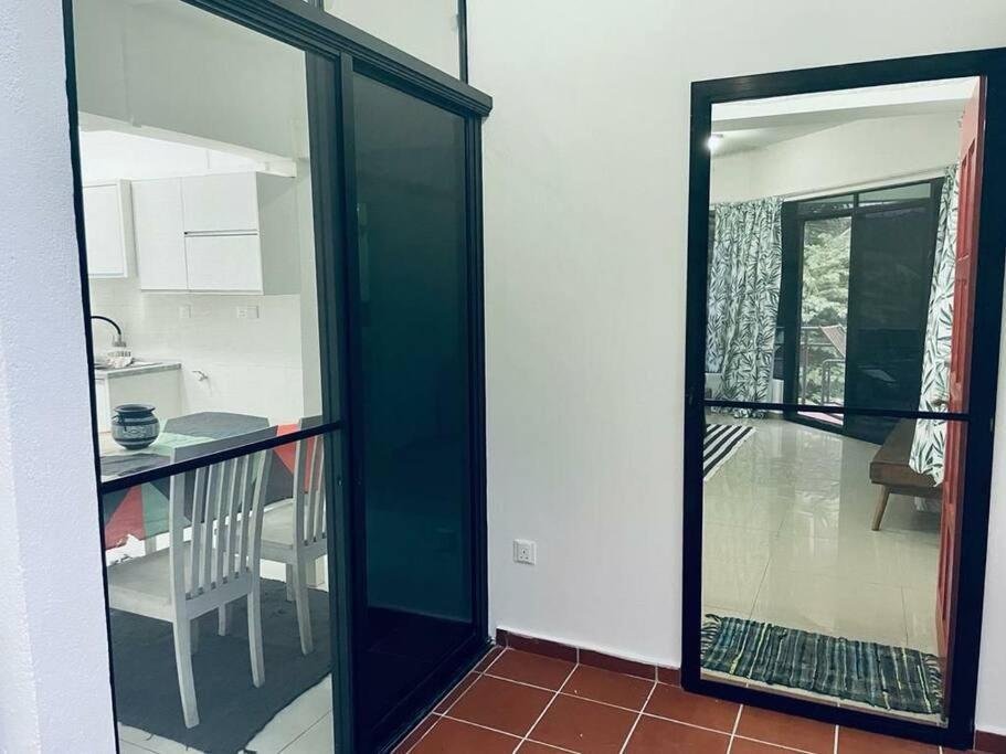 Kk Jungle Hideaway Lovely Apartment 5 Mins Walk To Town Kota Kinabalu Exteriér fotografie
