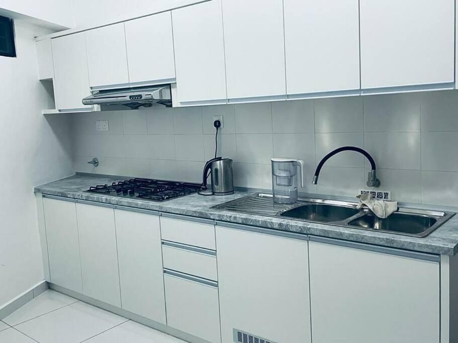 Kk Jungle Hideaway Lovely Apartment 5 Mins Walk To Town Kota Kinabalu Exteriér fotografie